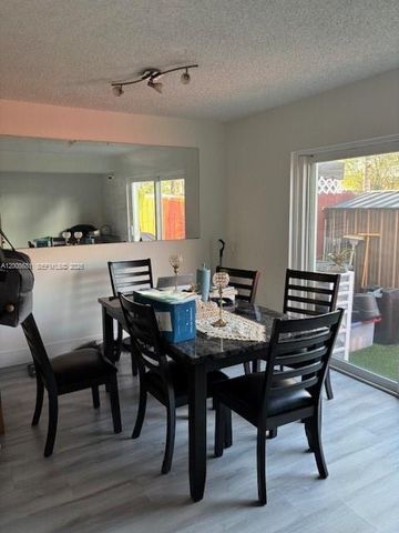 10720 NW 7th St 7A, Miami, FL 33172