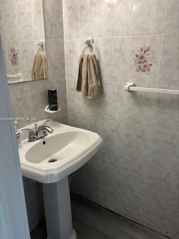 10720 NW 7th St 7A, Miami, FL 33172