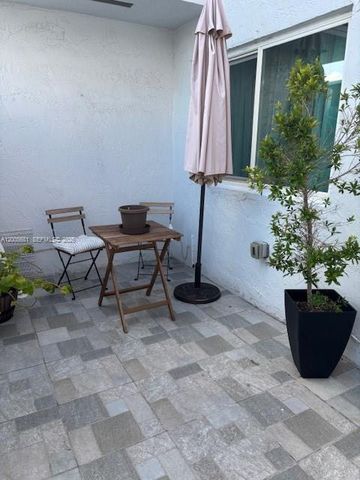 10720 NW 7th St 7A, Miami, FL 33172