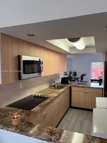 10720 NW 7th St 7A, Miami, FL 33172