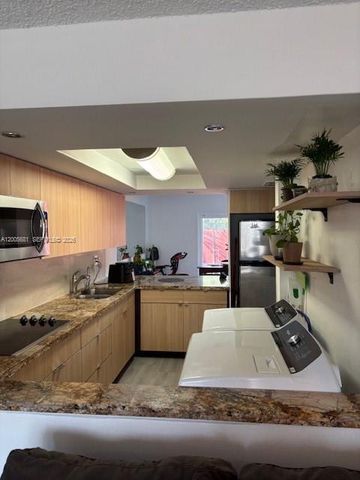 10720 NW 7th St 7A, Miami, FL 33172