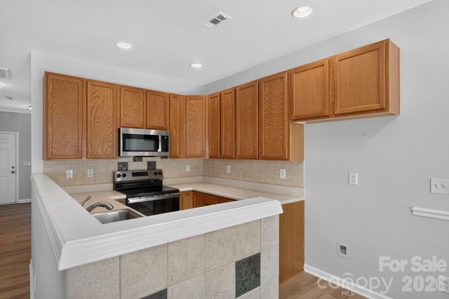 13711 Singleleaf Lane, Charlotte, NC 28278