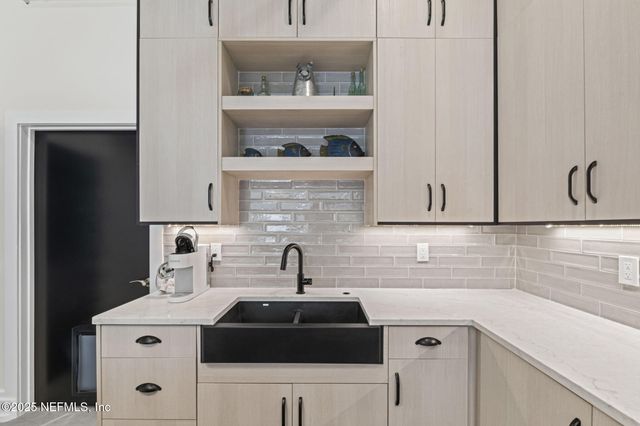 1661 RIVERSIDE Avenue 214, Jacksonville, FL 32204