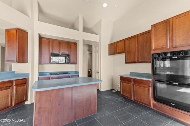 13133 W Blue Yucca Place, Tucson, AZ 85743