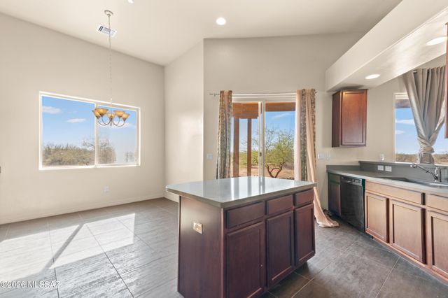 13133 W Blue Yucca Place, Tucson, AZ 85743