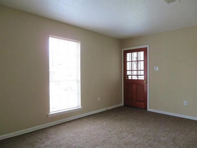 2436 CHATTERING LN, Memphis, TN 38127