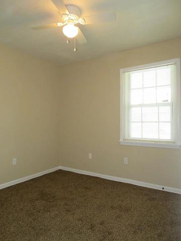 2436 CHATTERING LN, Memphis, TN 38127