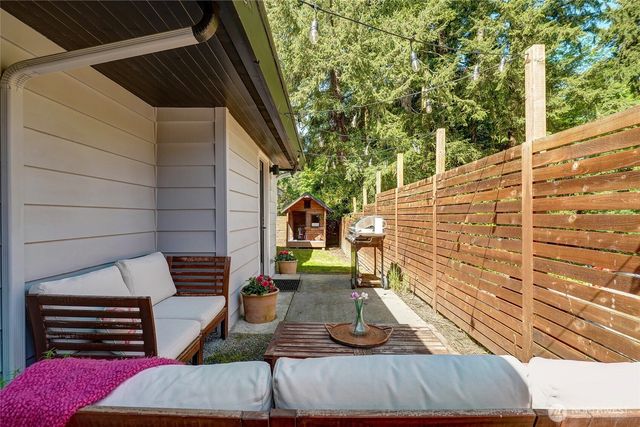 17050 NE 95TH Street, Redmond, WA 98052