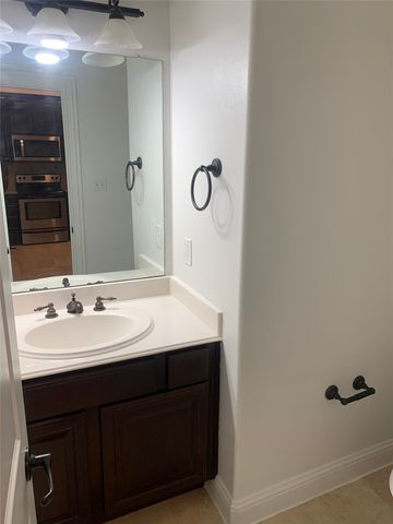 2316 Stutz Drive A, Dallas, TX 75235