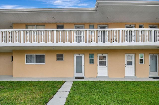 2121 NE 1st Court 105, Boynton Beach, FL 33435