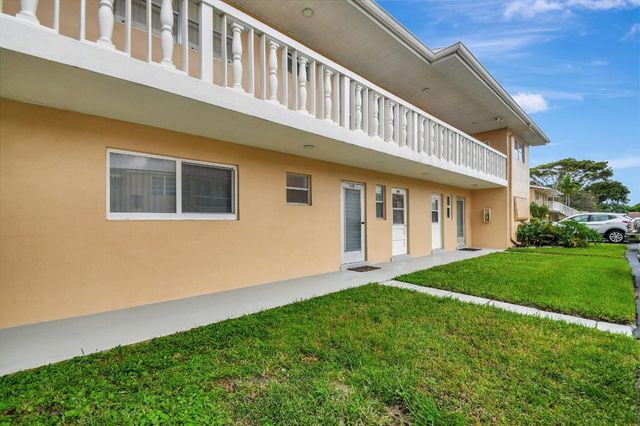 2121 NE 1st Court 105, Boynton Beach, FL 33435