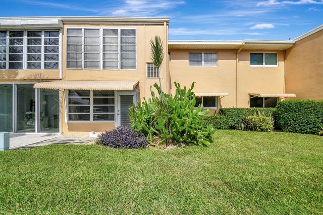 2121 NE 1st Court 105, Boynton Beach, FL 33435