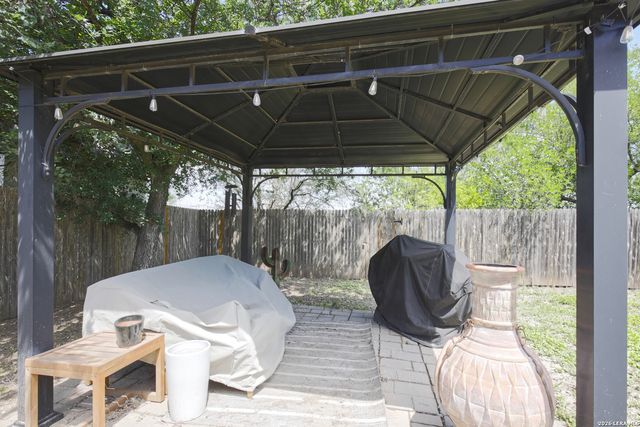 1710 Laurel Pathway, San Antonio, TX 78245