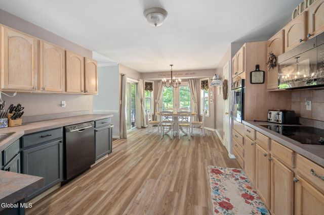 1150 Dianne Court, Rotterdam, NY 12303