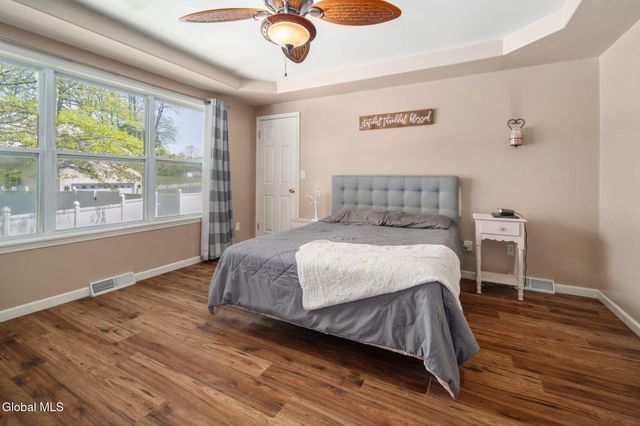 1150 Dianne Court, Rotterdam, NY 12303