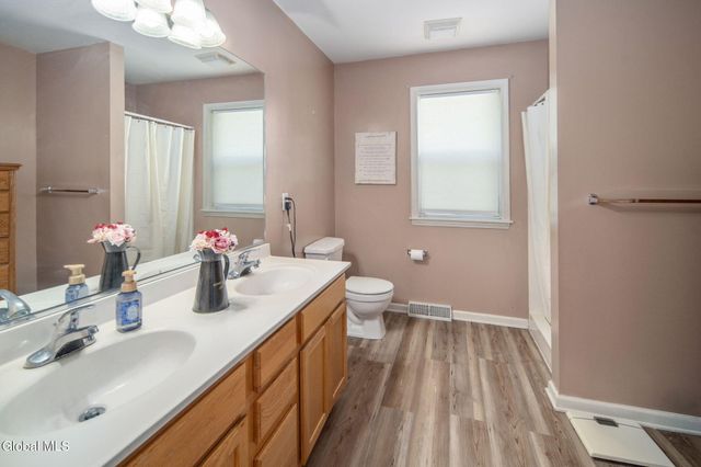 1150 Dianne Court, Rotterdam, NY 12303