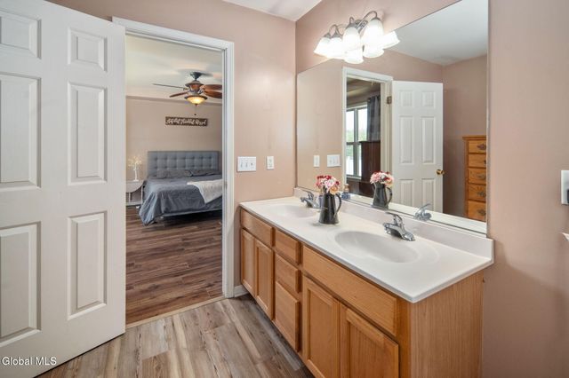 1150 Dianne Court, Rotterdam, NY 12303