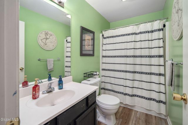 1150 Dianne Court, Rotterdam, NY 12303