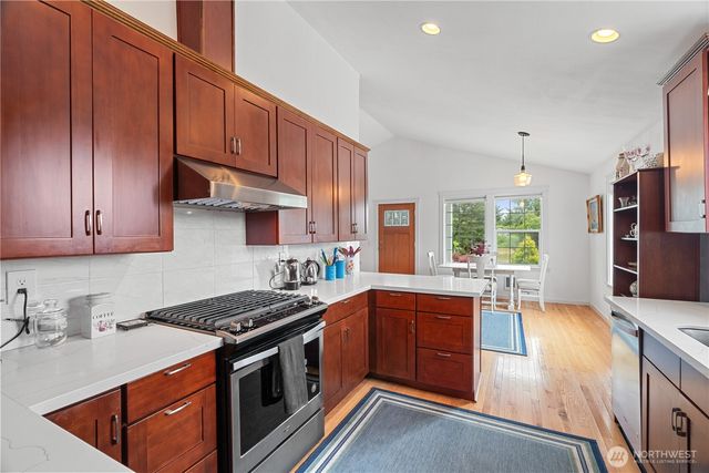 198 Clover Street NW, Ocean Shores, WA 98569