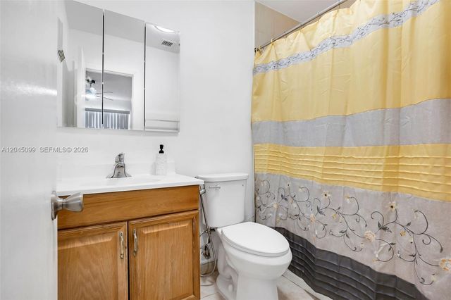8020 N Colony Circle N. 304, Tamarac, FL 33321