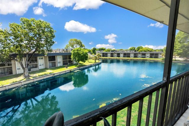 8020 N Colony Circle N. 304, Tamarac, FL 33321