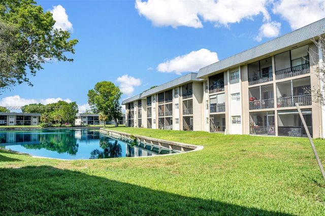 8020 N Colony Circle N. 304, Tamarac, FL 33321