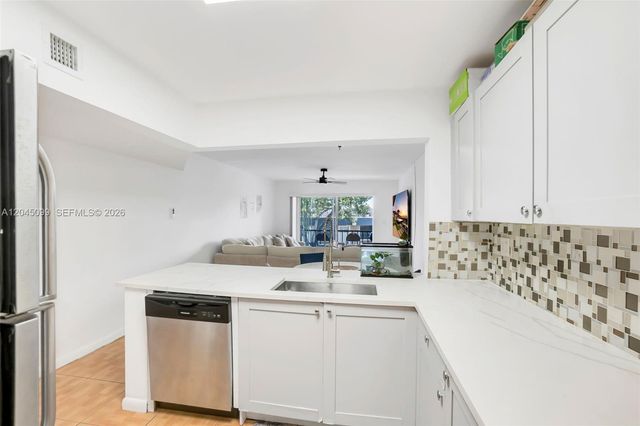 8020 N Colony Circle N. 304, Tamarac, FL 33321
