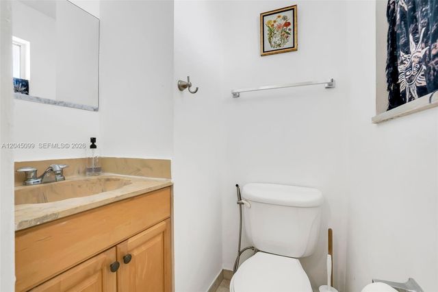 8020 N Colony Circle N. 304, Tamarac, FL 33321