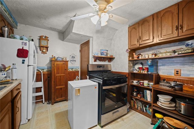 1521 Pacific Ave, Harrison Twp, PA 15065