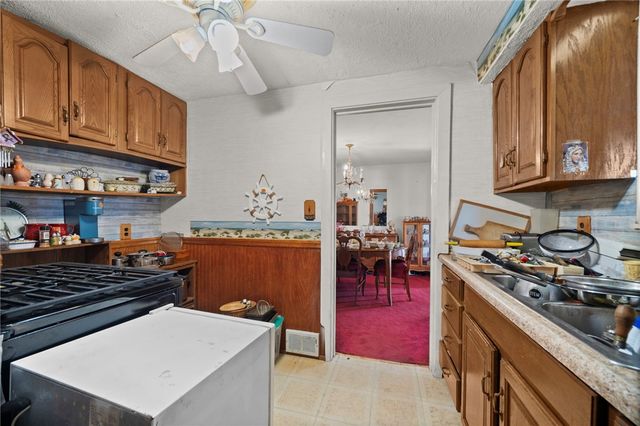 1521 Pacific Ave, Harrison Twp, PA 15065