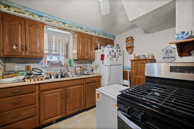 1521 Pacific Ave, Harrison Twp, PA 15065