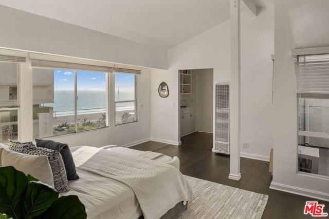 143 Ocean Avenue Ext, Santa Monica, CA 90402