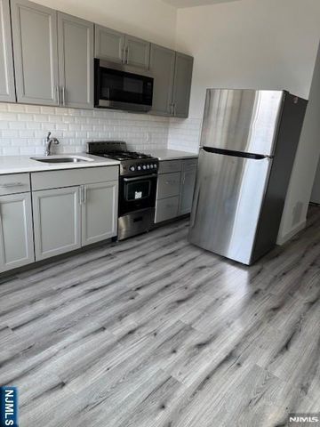 315 70th Street 2, Guttenberg, NJ 07093