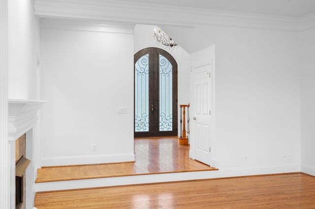 828 Woodburn Dr, Brentwood, TN 37027