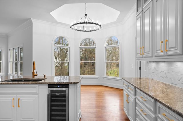 828 Woodburn Dr, Brentwood, TN 37027