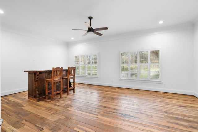 828 Woodburn Dr, Brentwood, TN 37027