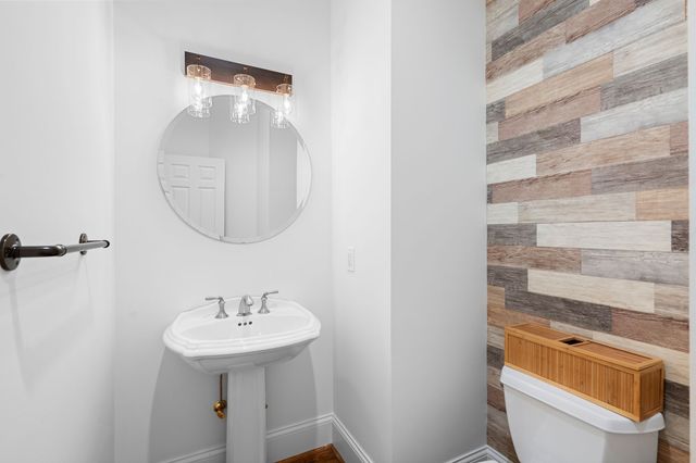 828 Woodburn Dr, Brentwood, TN 37027