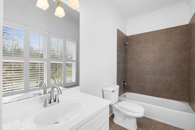 828 Woodburn Dr, Brentwood, TN 37027