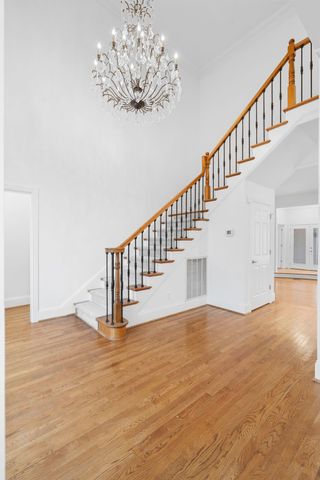 828 Woodburn Dr, Brentwood, TN 37027