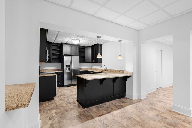 828 Woodburn Dr, Brentwood, TN 37027