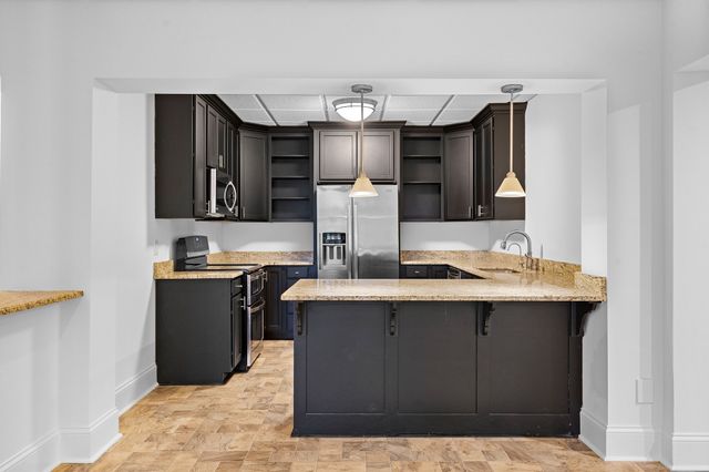 828 Woodburn Dr, Brentwood, TN 37027