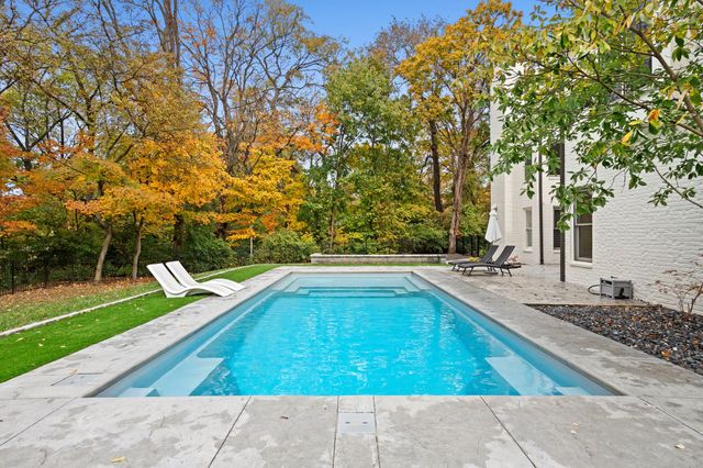 828 Woodburn Dr, Brentwood, TN 37027