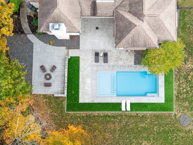 828 Woodburn Dr, Brentwood, TN 37027