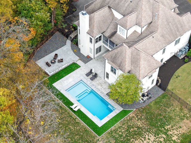 828 Woodburn Dr, Brentwood, TN 37027