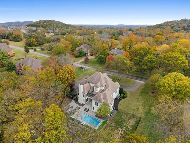 828 Woodburn Dr, Brentwood, TN 37027