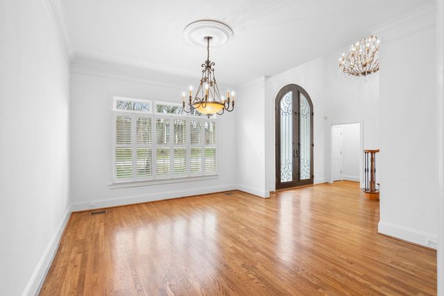 828 Woodburn Dr, Brentwood, TN 37027