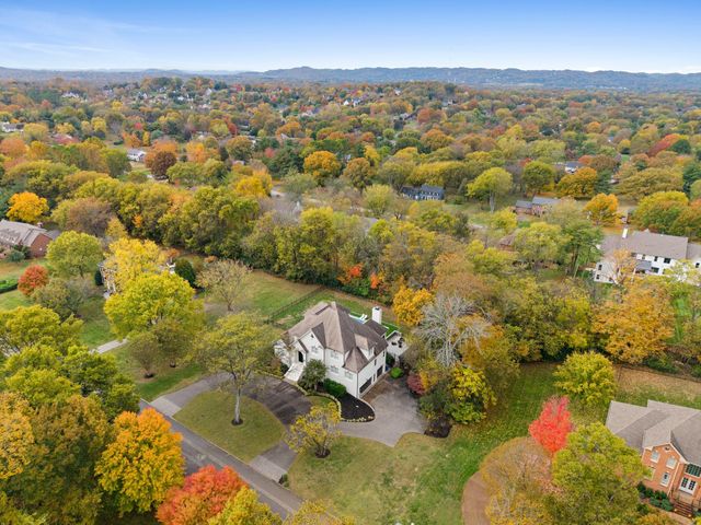 828 Woodburn Dr, Brentwood, TN 37027