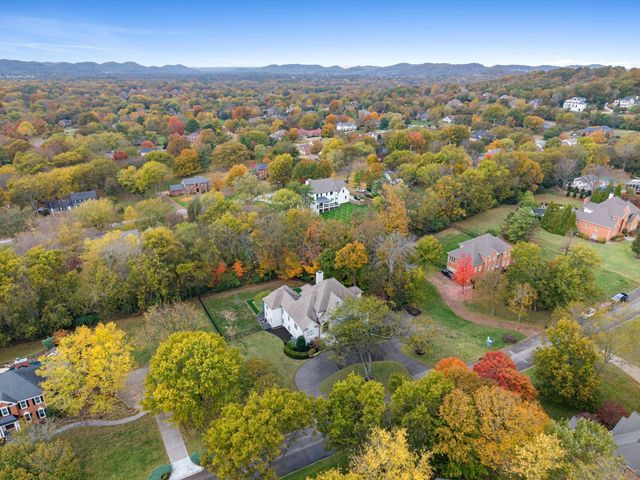 828 Woodburn Dr, Brentwood, TN 37027