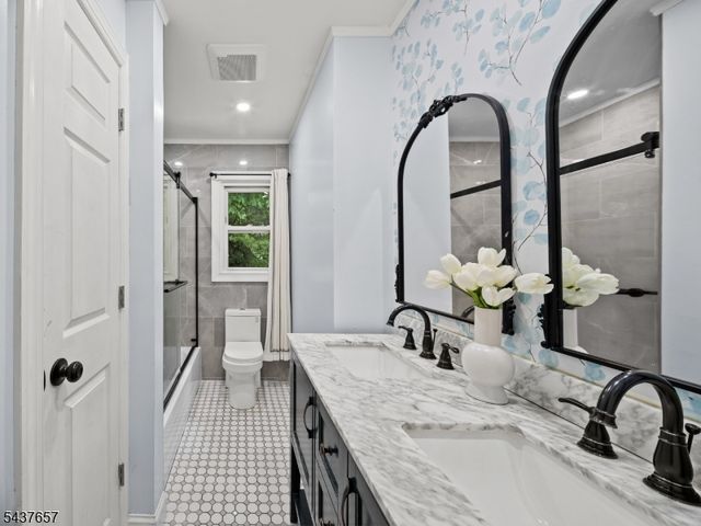 17 Ravine Ct, Clifton City, NJ 07013