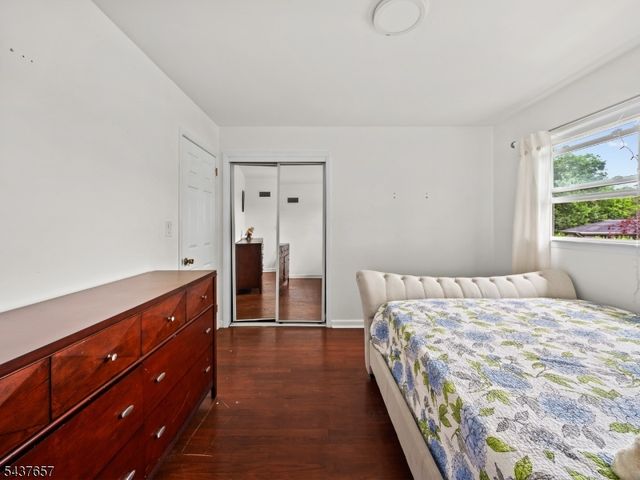 17 Ravine Ct, Clifton City, NJ 07013